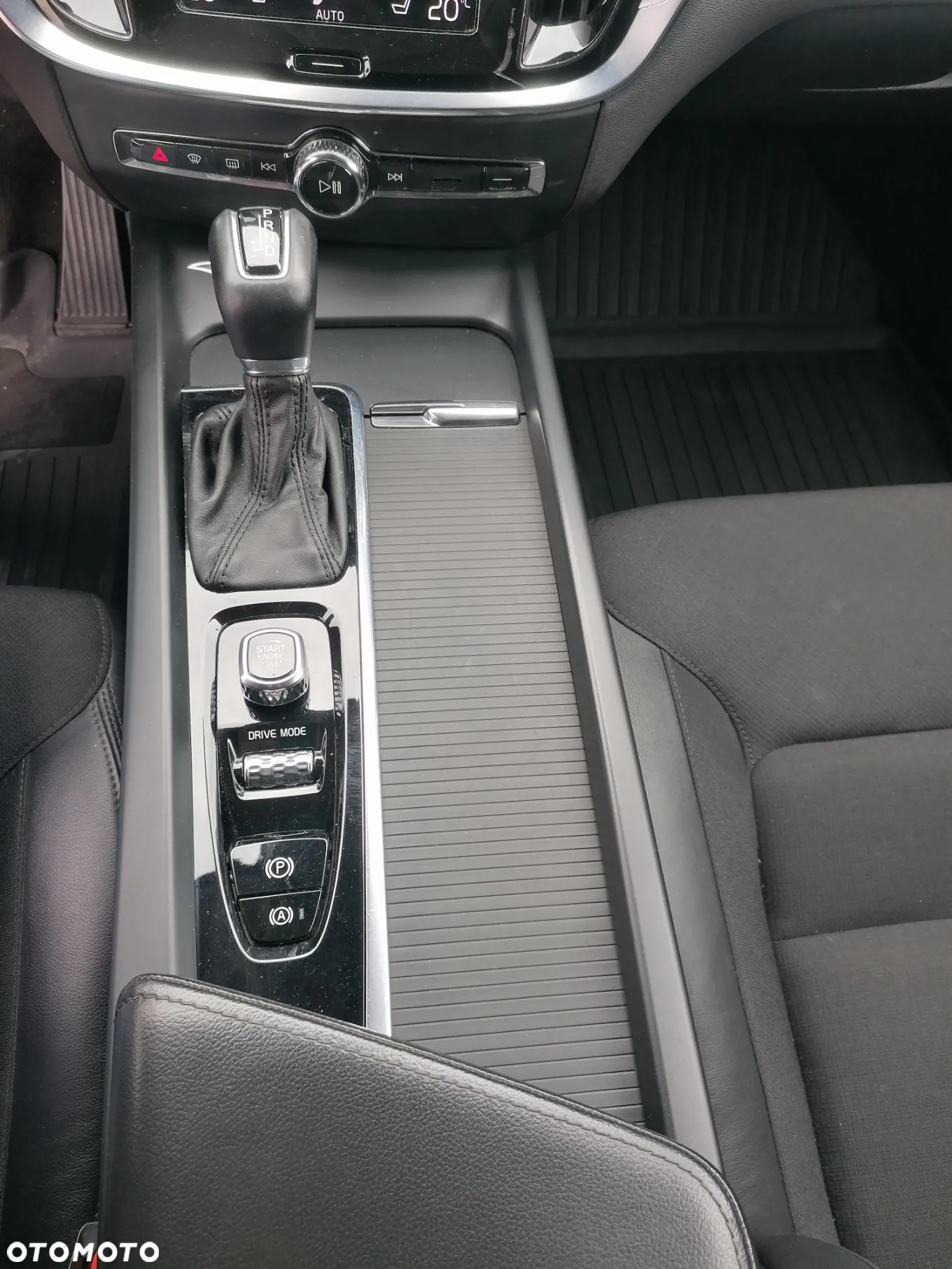 Volvo V60 T4 Momentum - 27