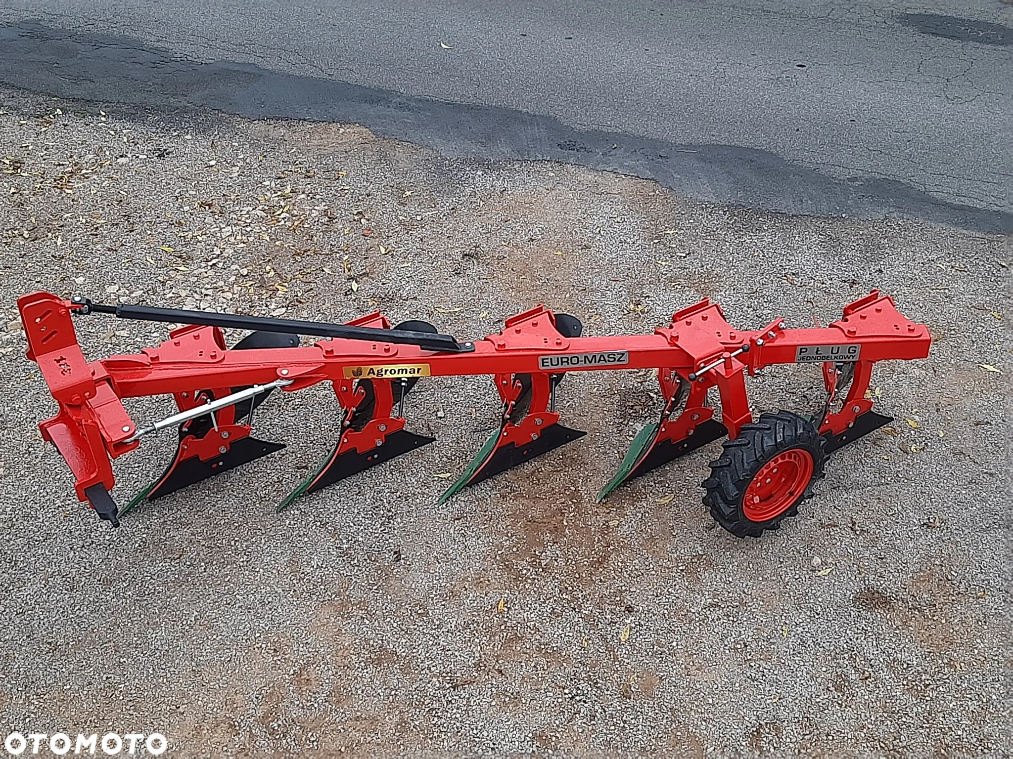 Pług zagonowy 3/4/5 skib / regulacja skiby/ odkładnica Kverneland EURO-MASZ - 12