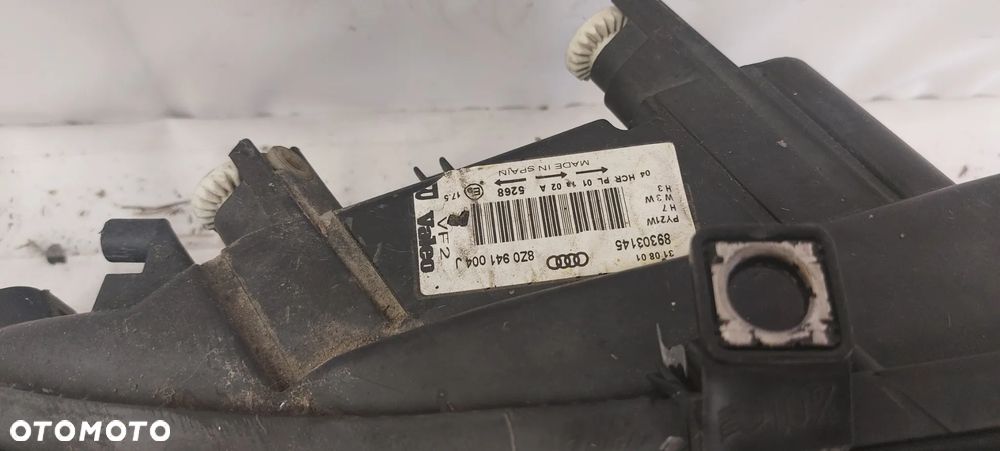 .  PRZOD PRZEDNIA LAMPA PRAWA AUDI A2 - 3