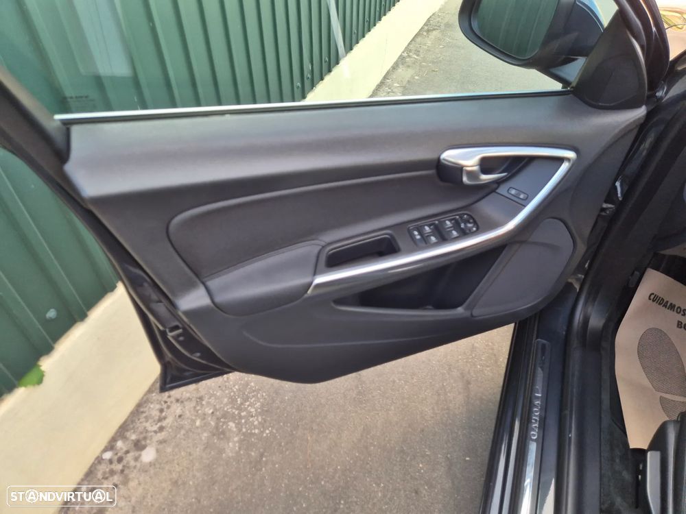 Volvo V60 1.6 D2 Momentum Eco - 7