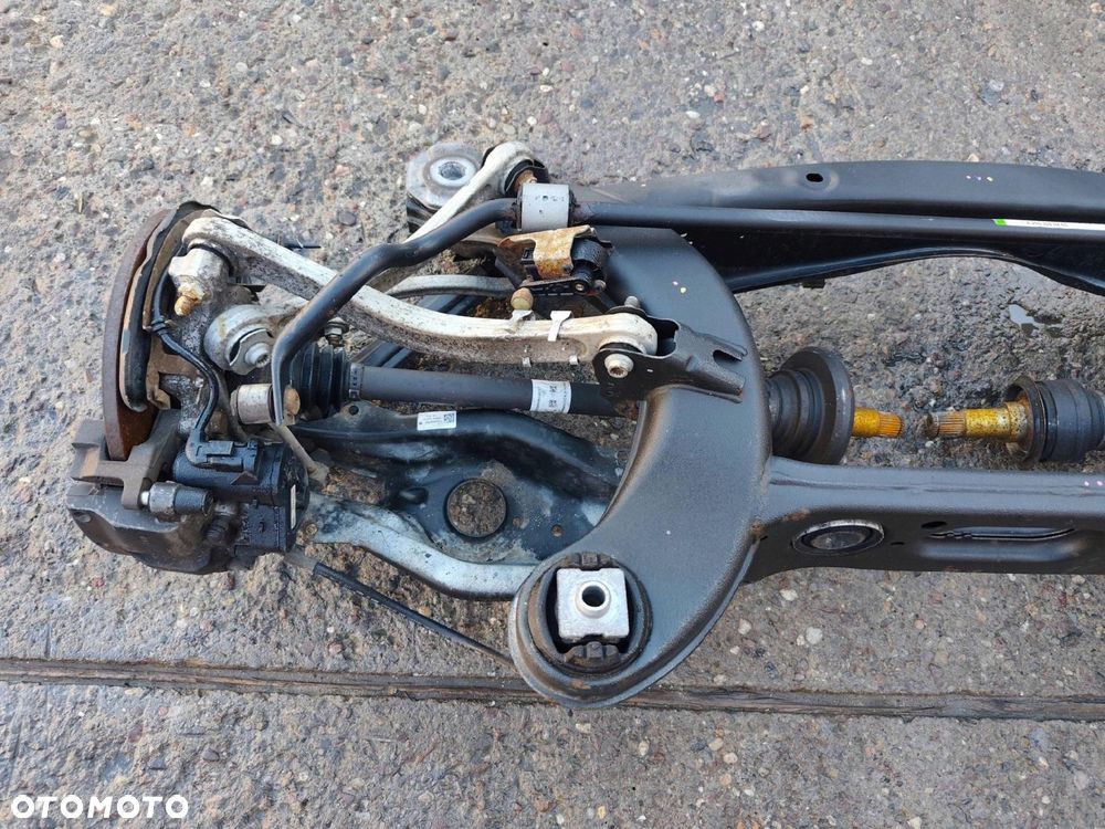 MERCEDES W205 TYLNY WÓZEK ZAWIESZENIE ZWROTNICE L+P KOMPLET - 2