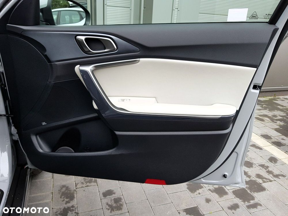 Kia XCeed 1.6 T-GDI Business Line DCT - 33