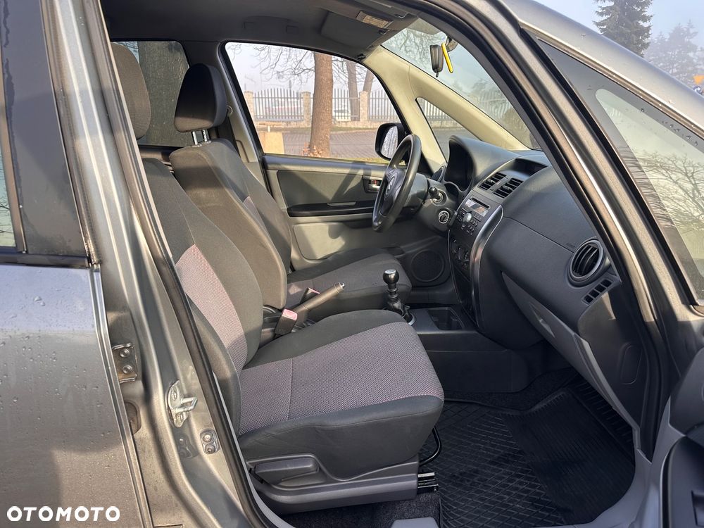 Suzuki SX4 - 5