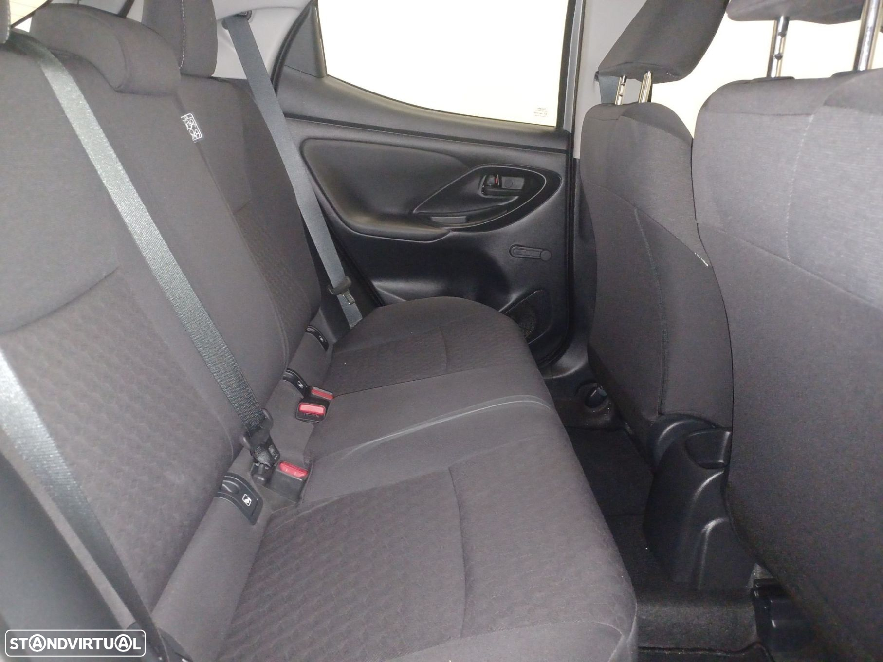 Toyota Yaris 1.0 VVT-i Comfort Plus - 7