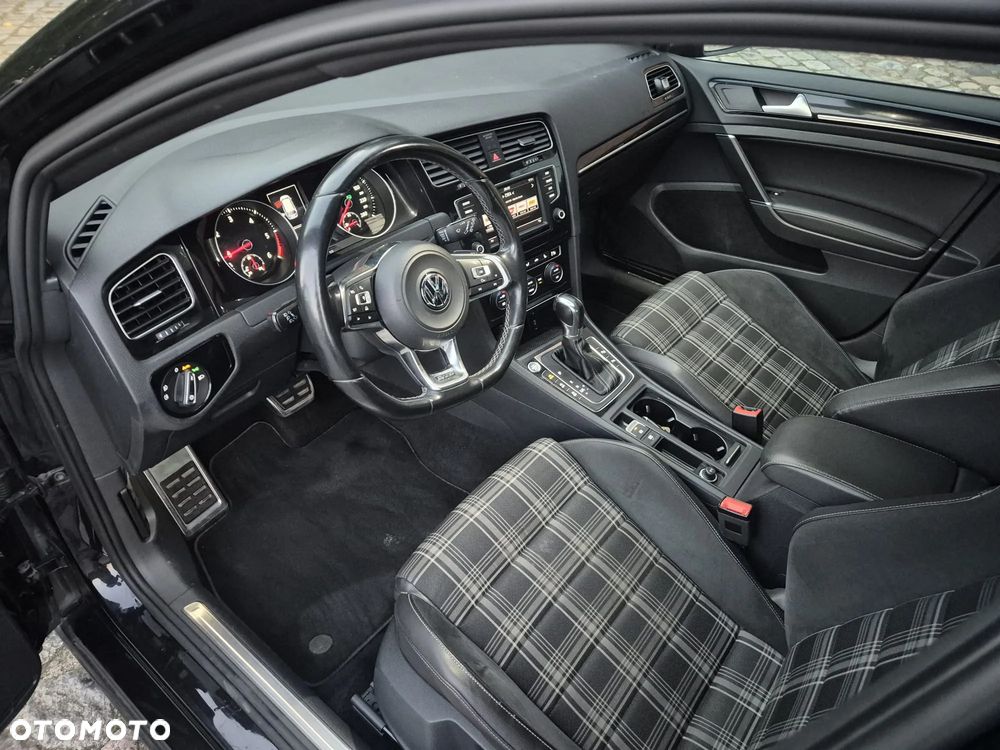 Volkswagen Golf 2.0 TDI BMT GTD DSG - 9