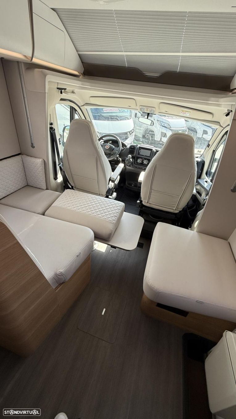 Adria Matrix 670 SC cama central e basculante - 58