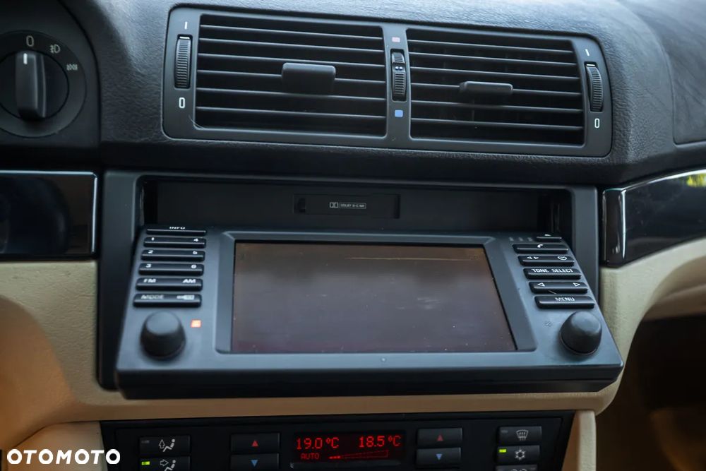 BMW Seria 5 525d Touring - 26
