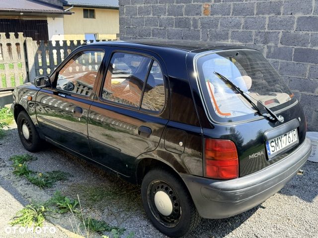 Nissan Micra 1.0 L - 1