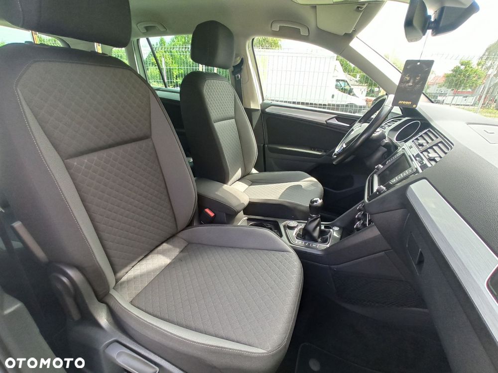 Volkswagen Tiguan - 16
