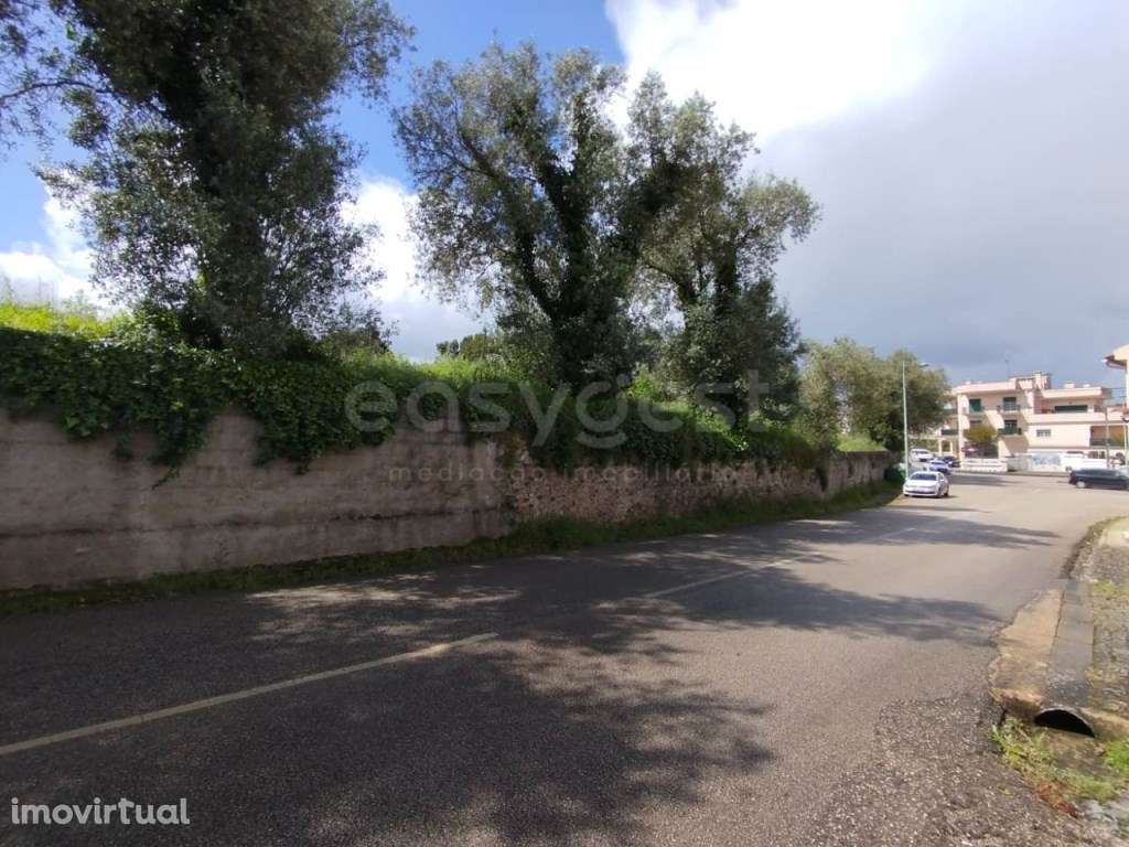 Terreno com capacidade construtiva, em altura, no centro da Vila de... - Grande imagem: 2/12