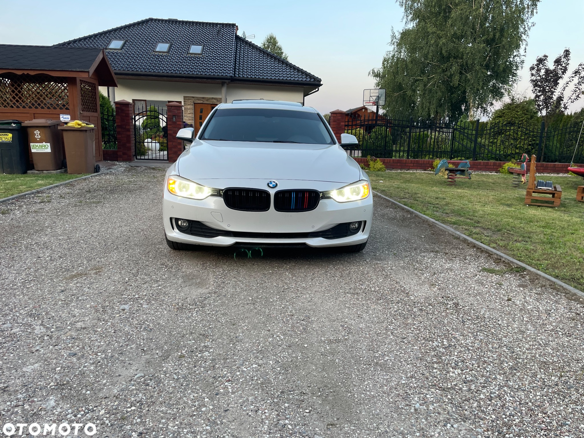 BMW Seria 3 320i Touring xDrive - 4