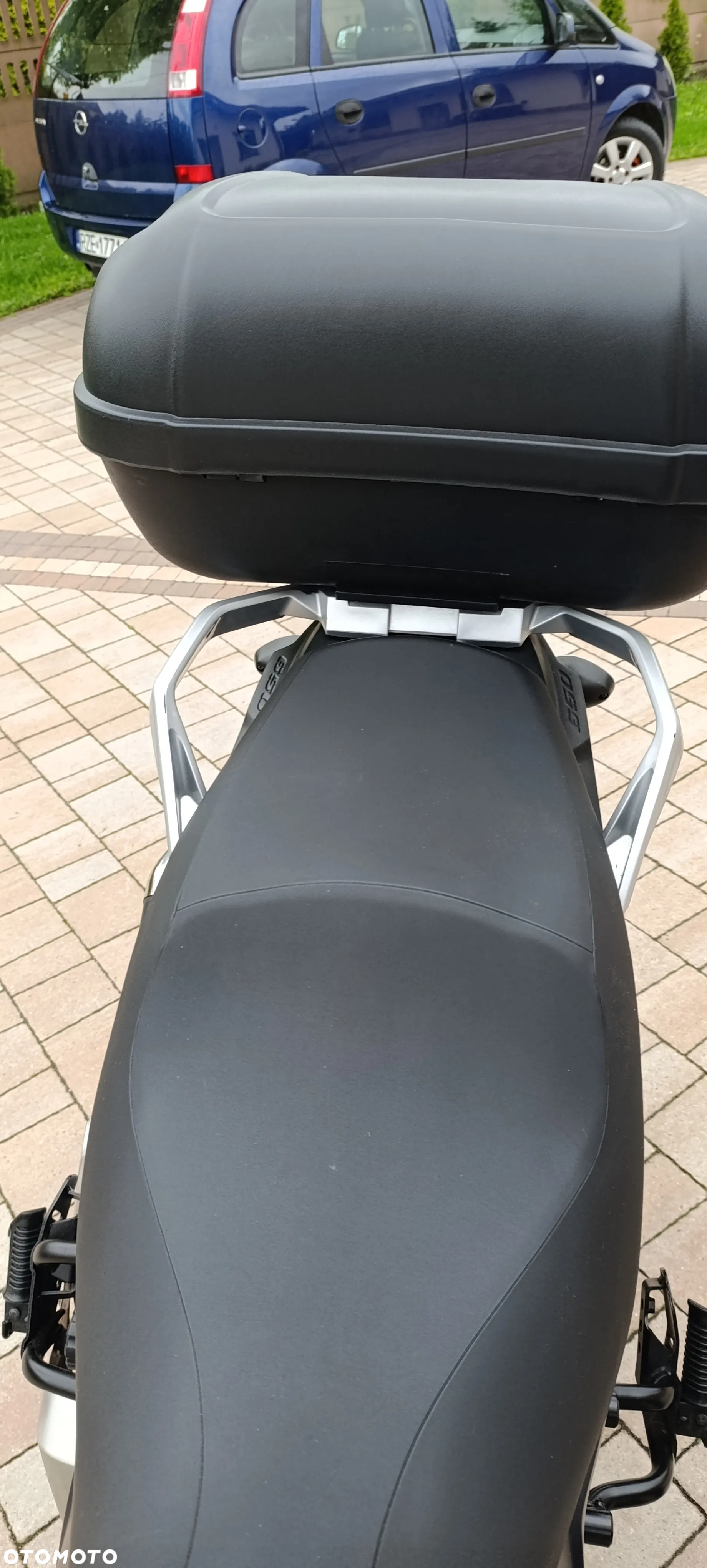Suzuki V-STROM - 10
