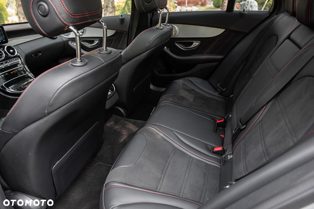 Mercedes-Benz Klasa C AMG 43 4Matic 9G-TRONIC - 31