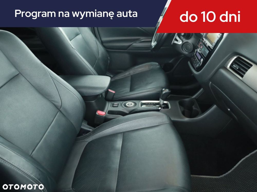 Mitsubishi Outlander - 9