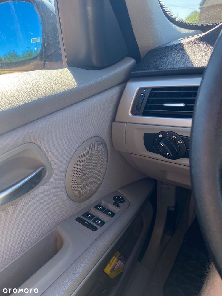BMW Seria 3 320d - 11