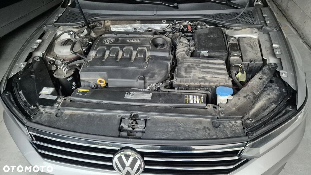 Volkswagen Passat 2.0 TDI (BlueMotion Technology) Comfortline - 24
