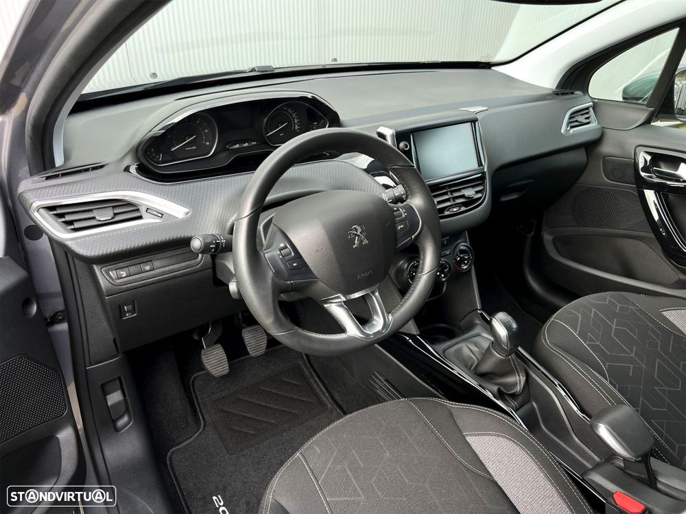 Peugeot 2008 1.5 BlueHDi Style - 11