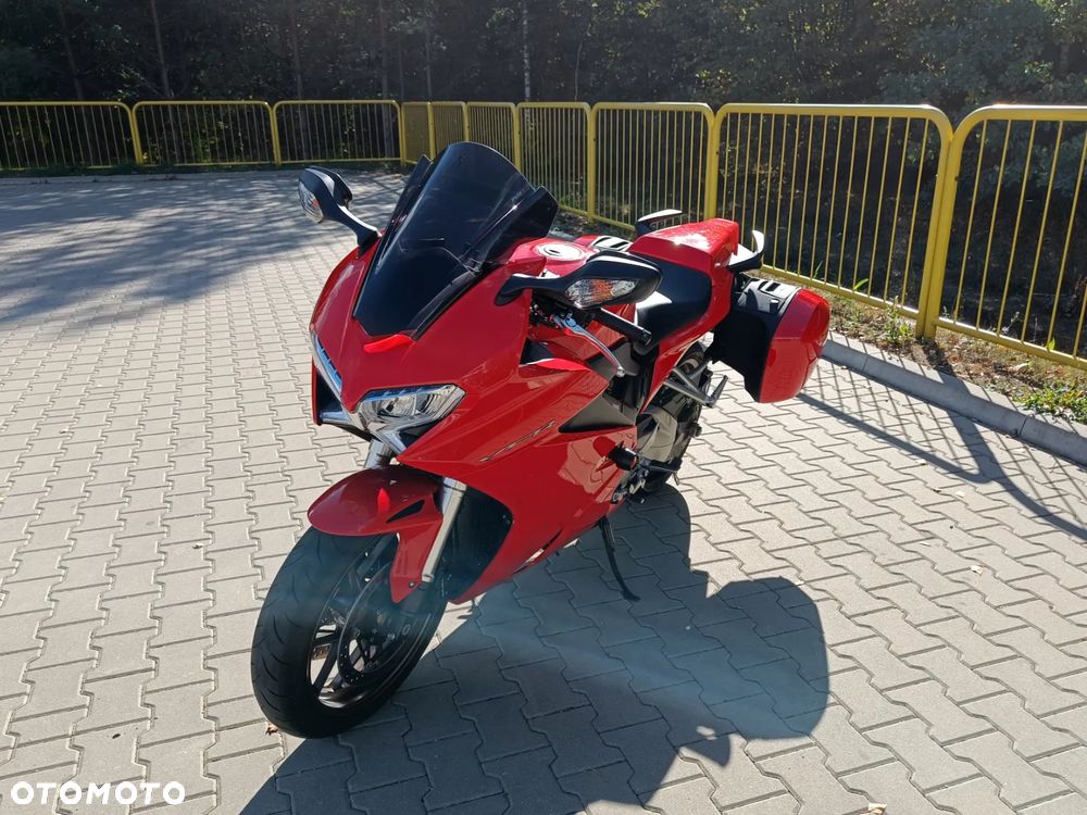 Honda VFR - 17