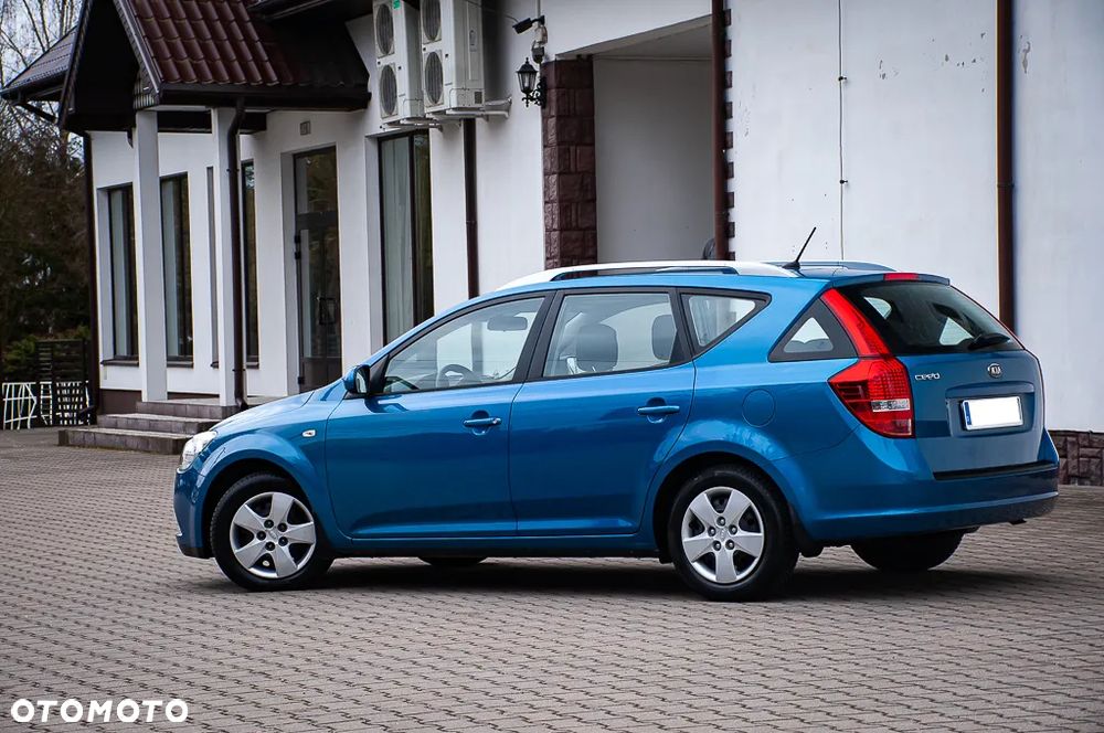 Kia Ceed 1.4 CVVT Dream-Team Edition - 16