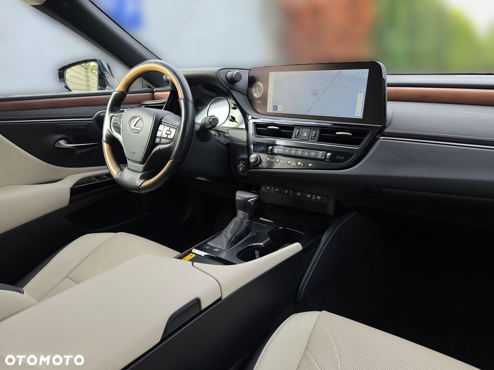 Lexus ES 300h Prestige - 12