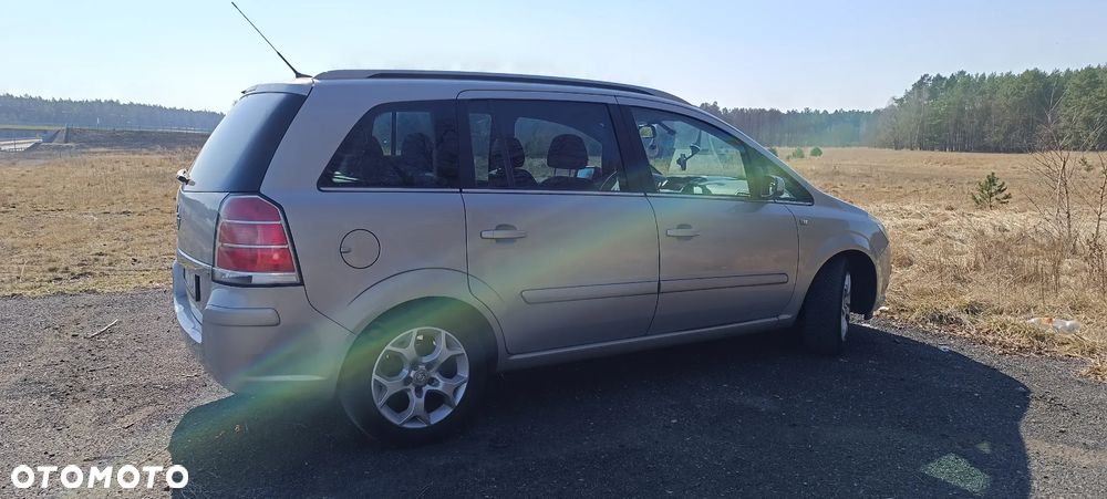 Opel Zafira 1.8 Cosmo - 14