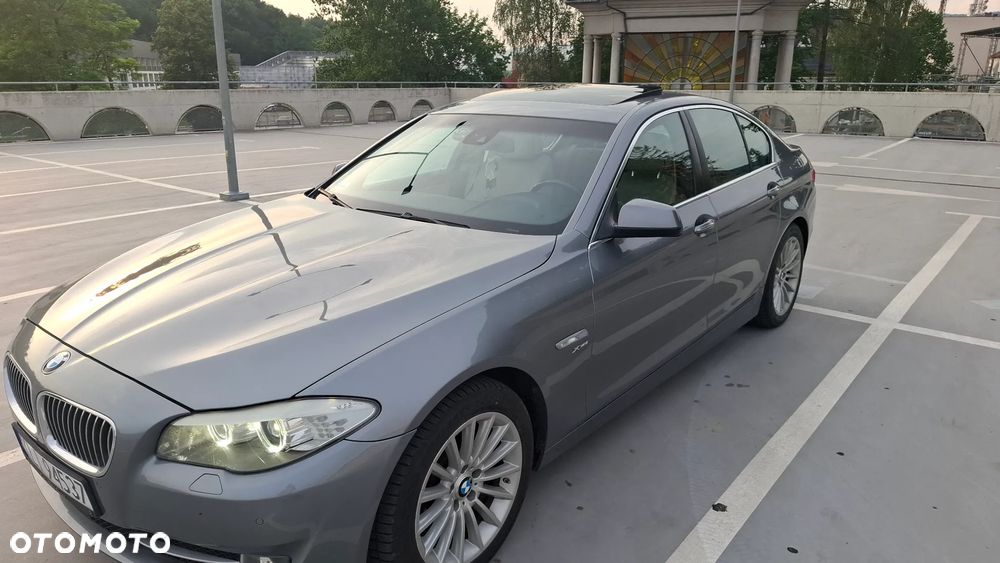 BMW Seria 5 535i xDrive - 38
