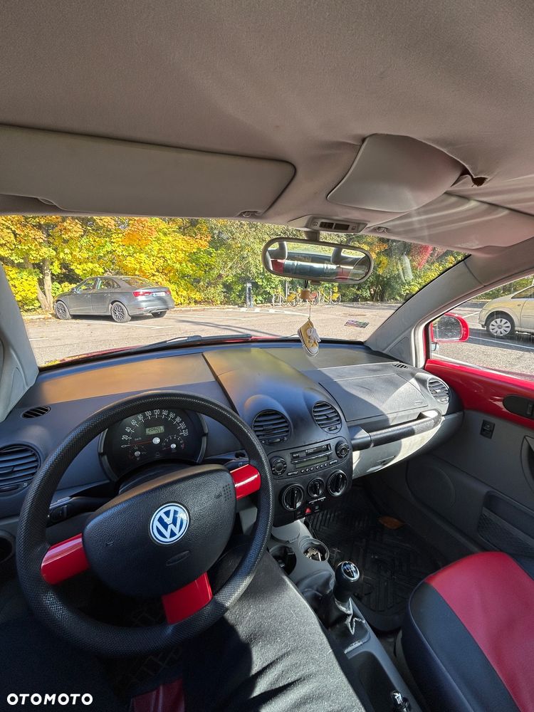 Volkswagen New Beetle 1998 photo 3