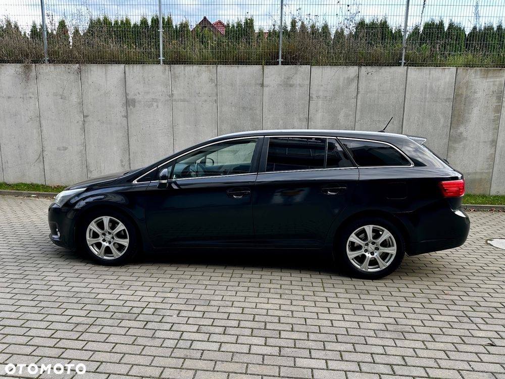 Toyota Avensis Combi 2.0 D-4D - 4