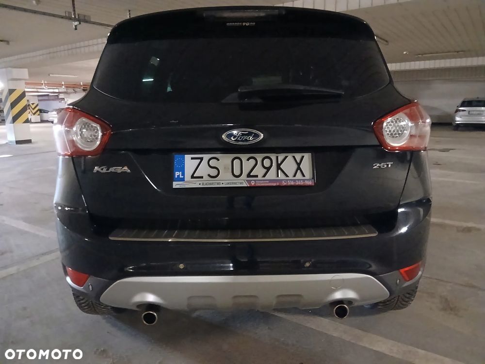 Ford Kuga 2.5 Titanium - 24
