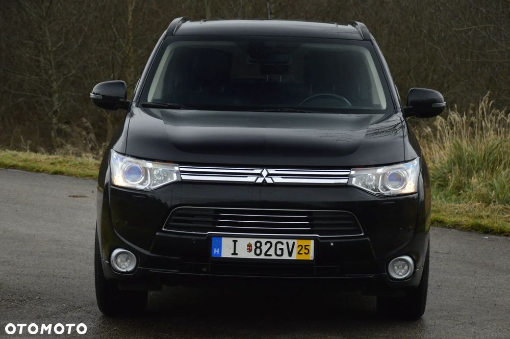 Mitsubishi Outlander - 4