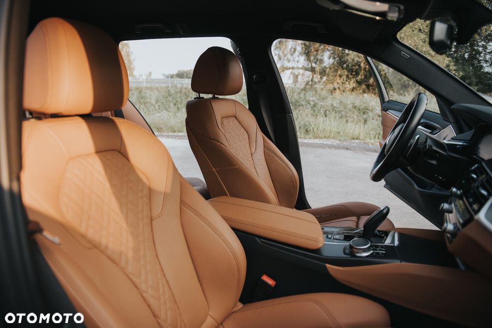 BMW Seria 5 520i - 22