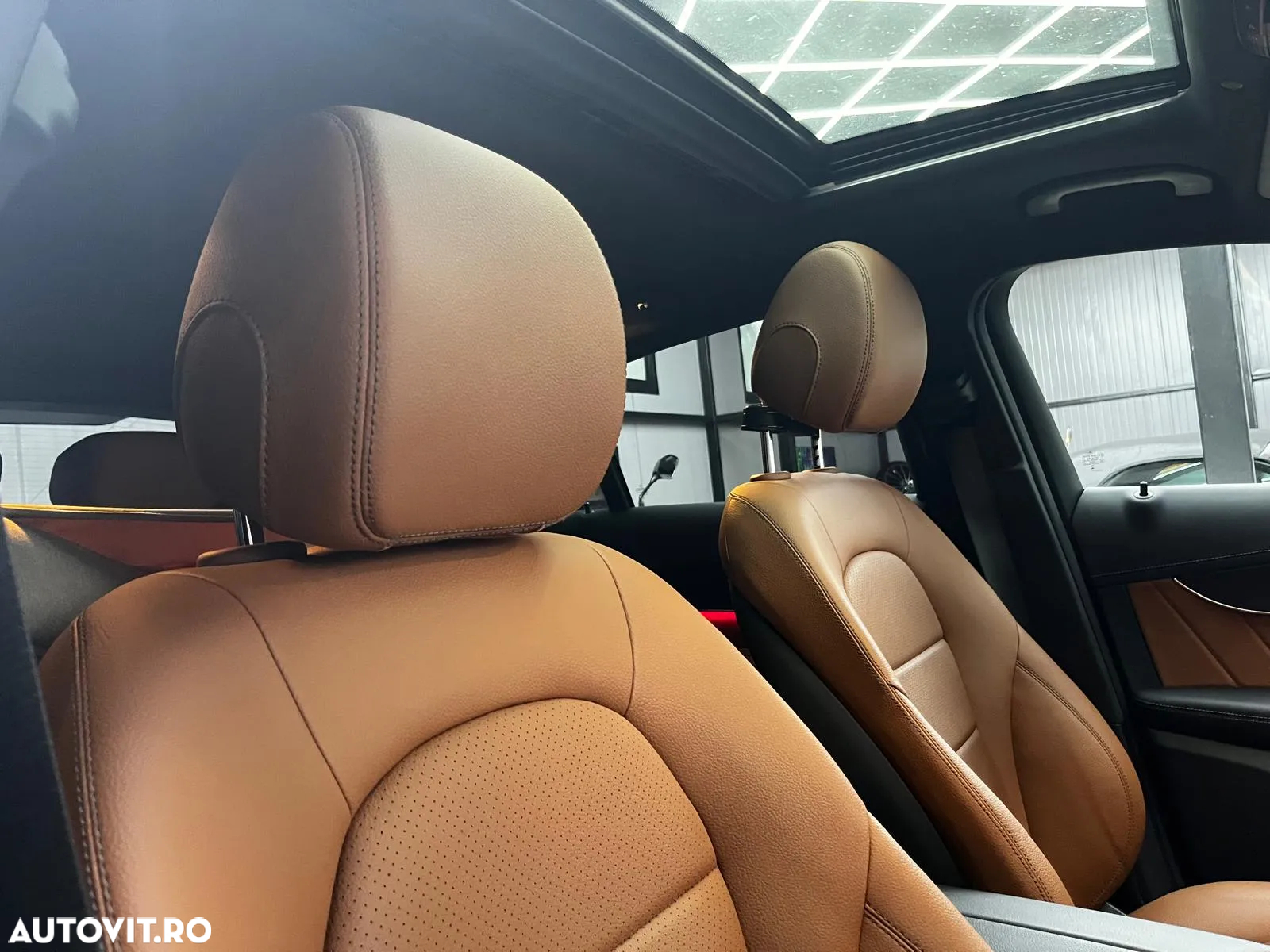 Mercedes-Benz GLC Coupe 300 4Matic 9G-TRONIC AMG Line - 27