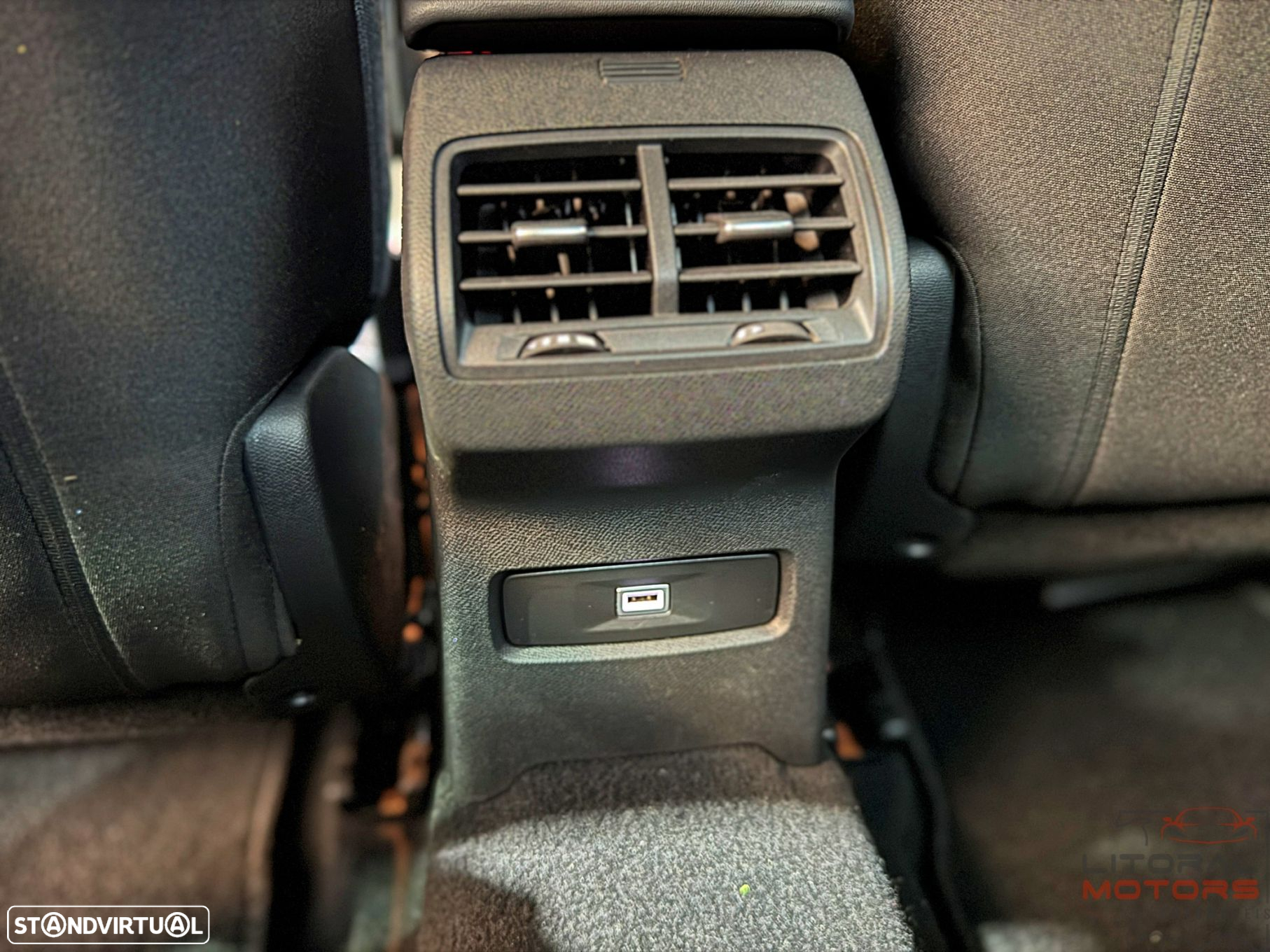 Citroën C4 X 1.2 PureTech Shine EAT8 - 39