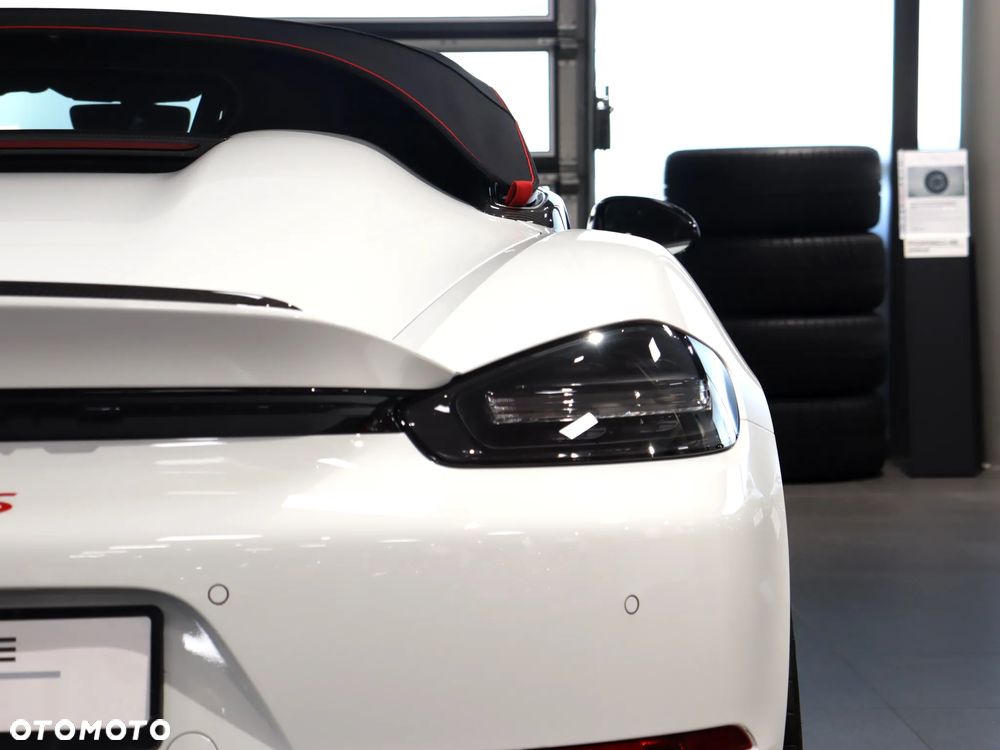 Porsche 718 Spyder - 10