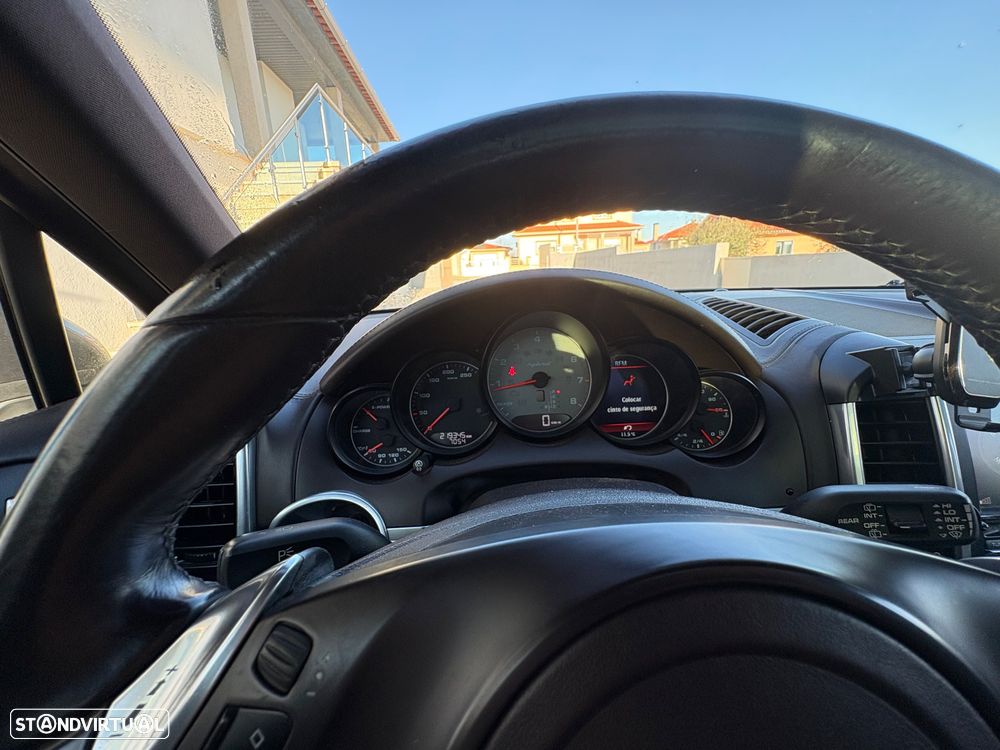 Porsche Cayenne S - 25