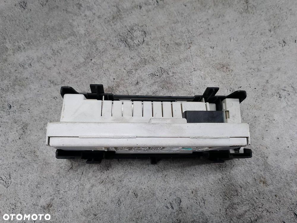 WYŚWIETLACZ RENAULT CLIO III 8200307273-C 1.5 DCI - 2