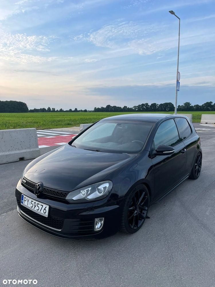 Volkswagen Golf - 6