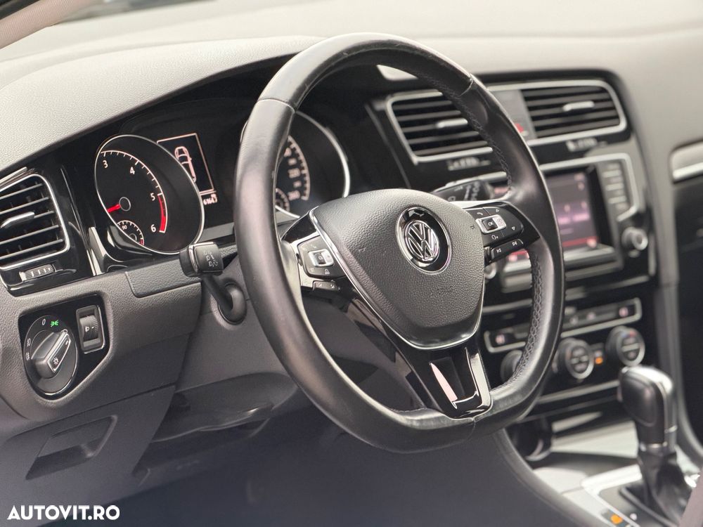 Volkswagen Golf - 29