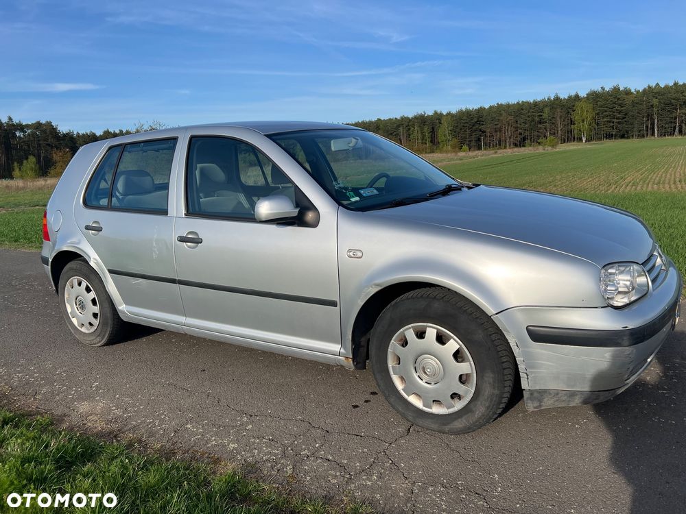 Volkswagen Golf - 5