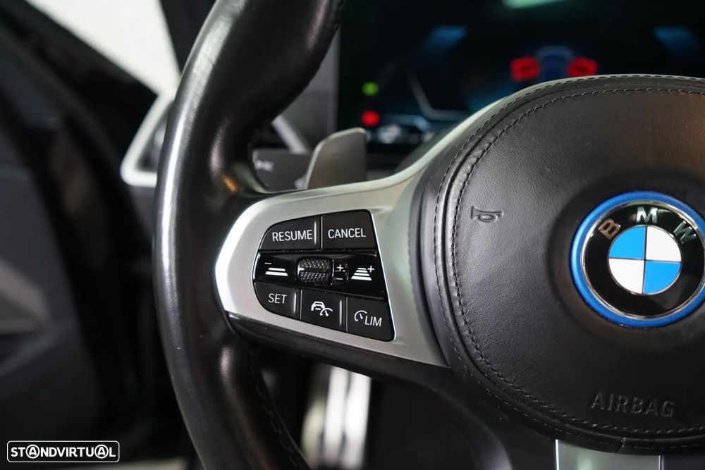 BMW 330 e iPerformance Sport Line - 22
