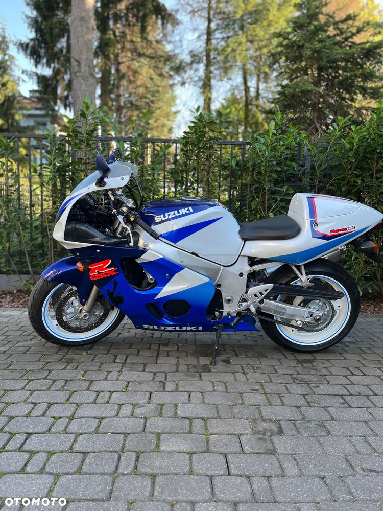 Suzuki GSX-R - 6