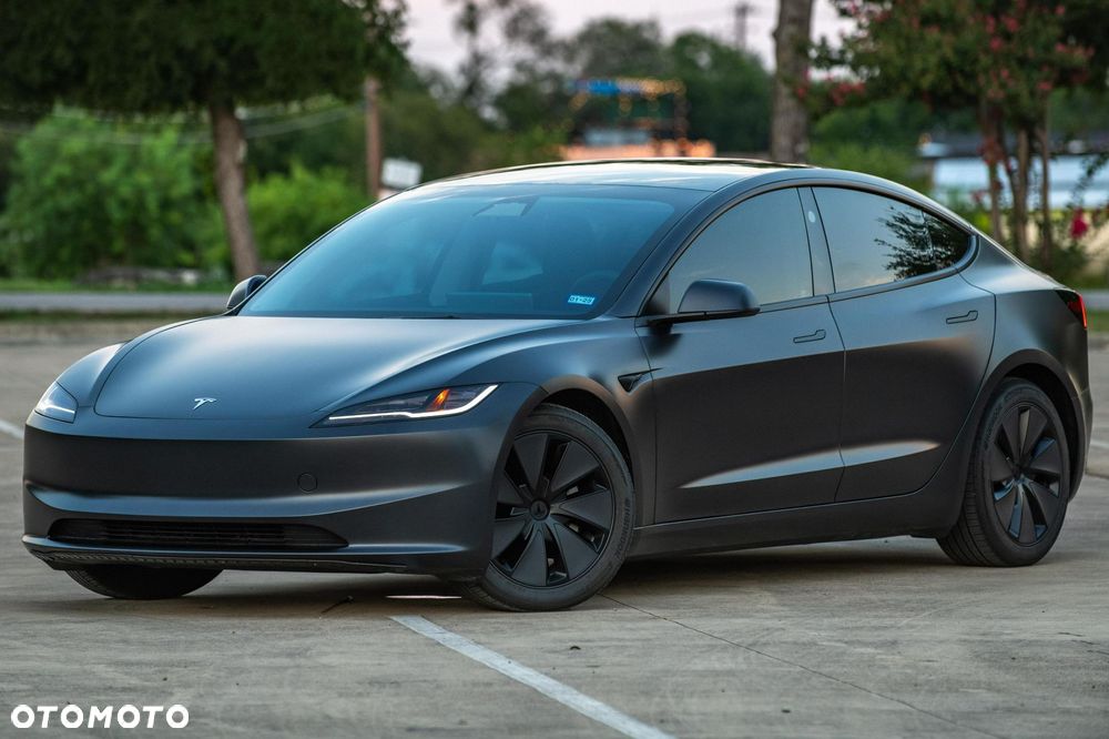 Tesla Model 3 - 11