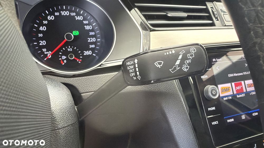 Volkswagen Passat - 24