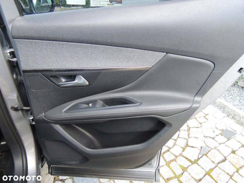 Peugeot 3008 1.2 PureTech Allure - 25