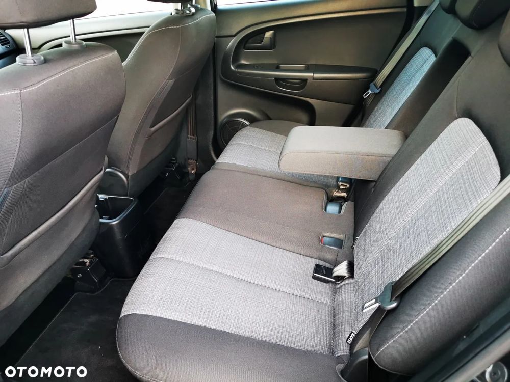 Kia Venga 1.4 CVVT Business Line - 15