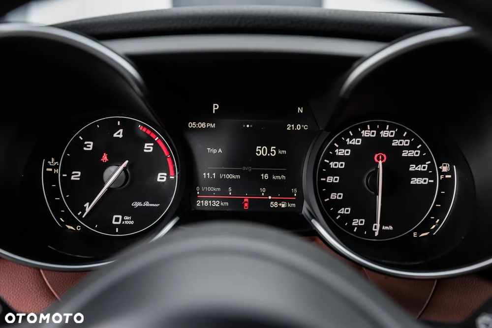 Alfa Romeo Giulia 2.2 Diesel AT8 Advanced Efficiency - 19