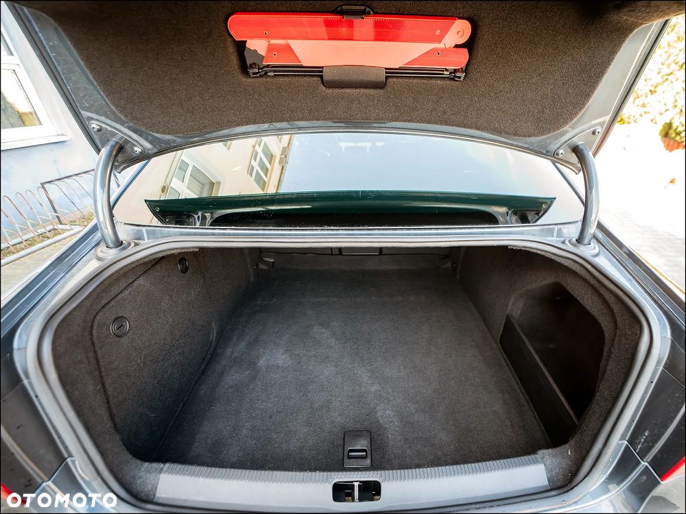 Volkswagen Passat - 37