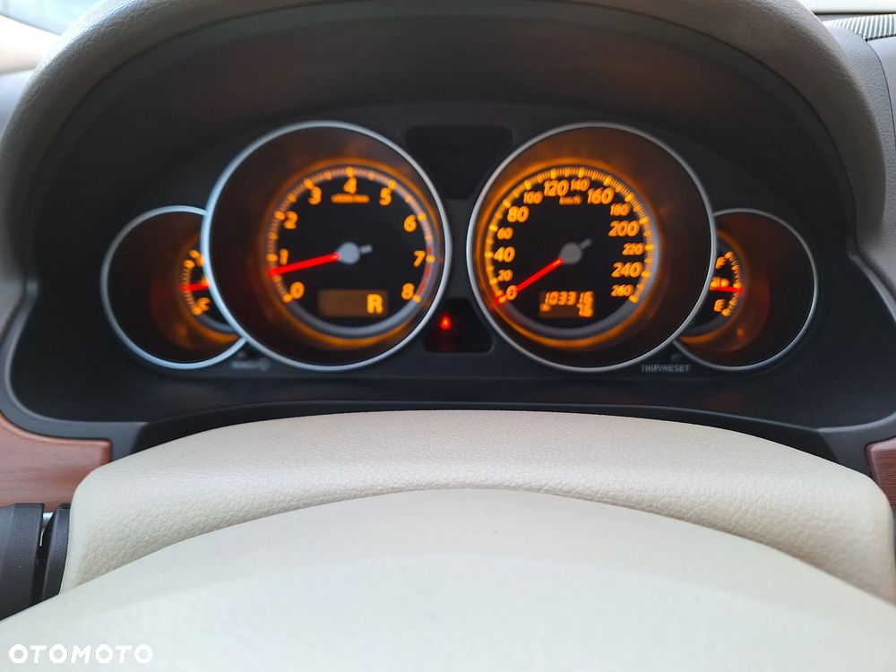 Infiniti M - 30
