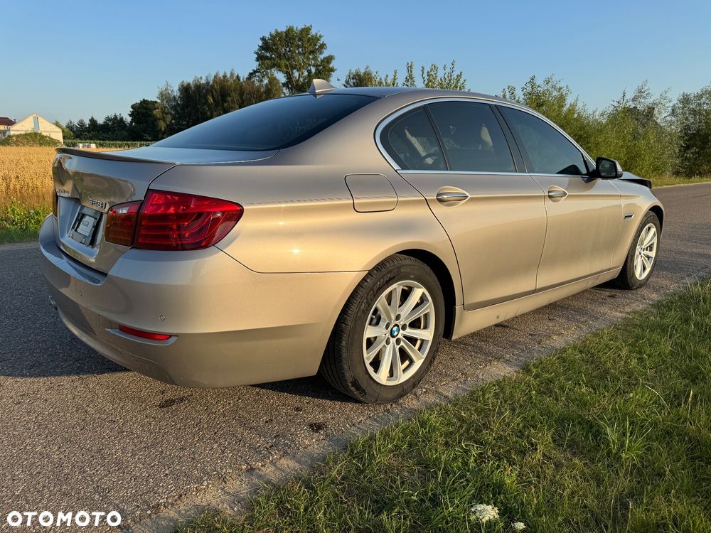 BMW Seria 5 528i xDrive Luxury Line - 3