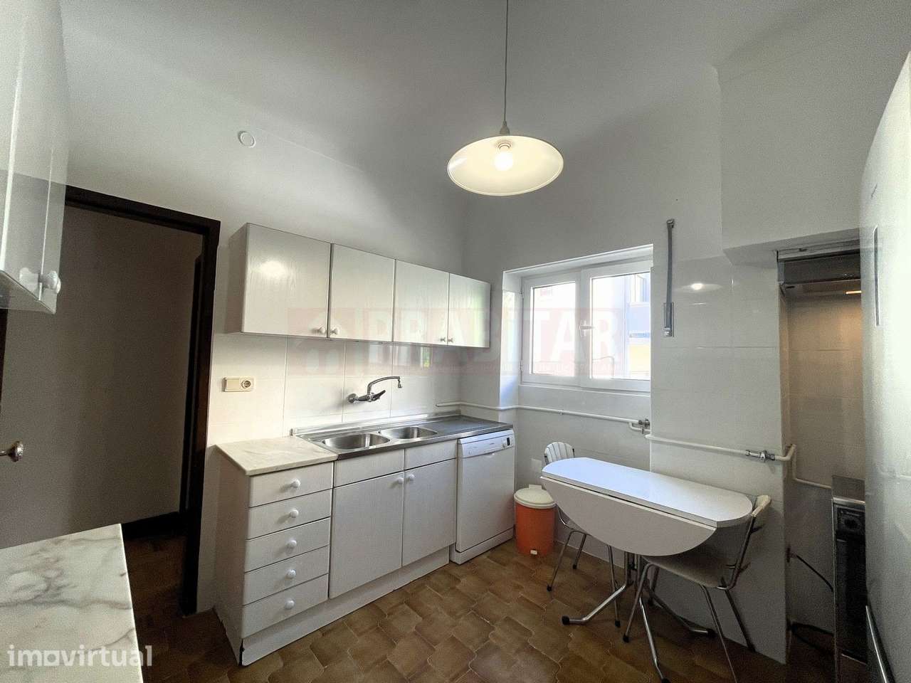 APARTAMENTO T5 COM GARAGEM E ARRUMO EM CELAS - Grande imagem: 5/20